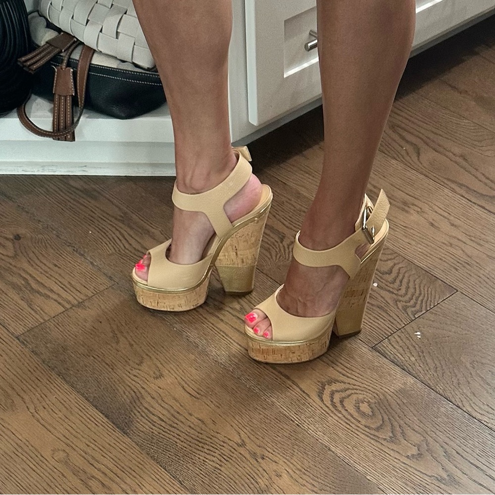 Giuseppe Zanotti Lindos Nocciolina Elegant Tan Platform Heels